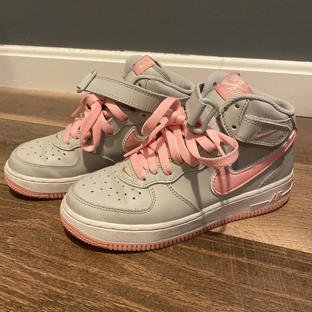 Nike Air Force Sneakers